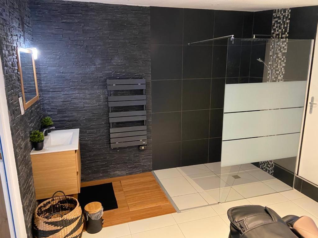 Apartment Le Cosily Jacuzzi Et Sauna Privatif *
